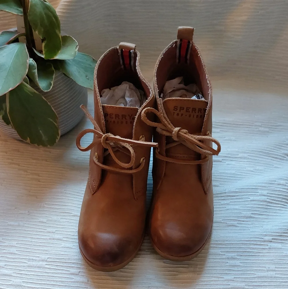 Sperry Brown Wedge Ankle Boots Size 6.5